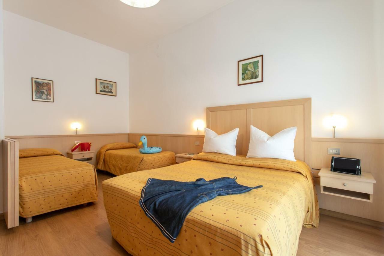 Hotel Venezia E La Villetta Лидо-ди-Езоло Экстерьер фото