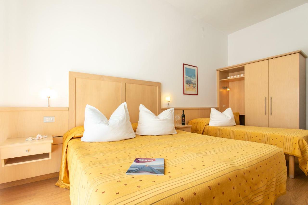 Hotel Venezia E La Villetta Лидо-ди-Езоло Экстерьер фото
